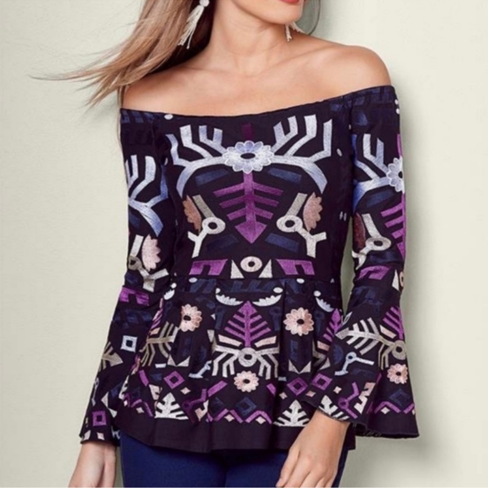 VENUS Embroidered Blouse Off the Shoulder Bell Sleeve Ruffle Bottom Woman Medium
